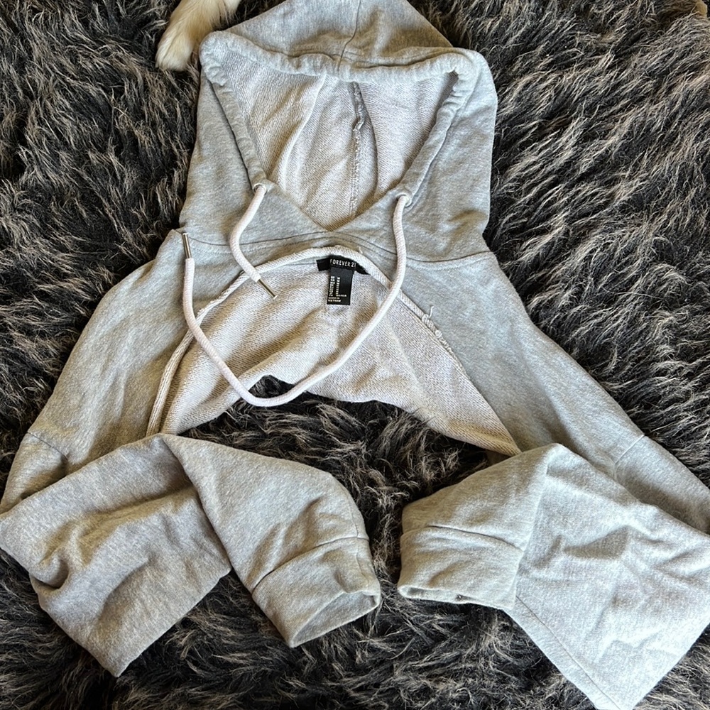 Cutout sweater 🤍 (M)